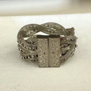 Elegant Vintage Silver-Tone Mesh Bracelet With Intricate Clasp Design Rhinestone